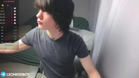 leonkissboy online show from March 16, 2026, 10:08 am