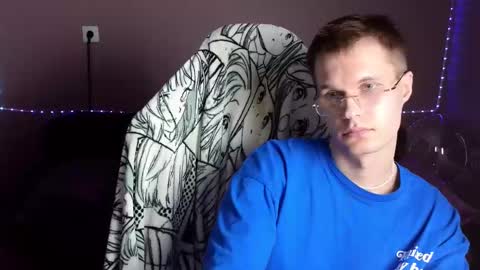 Snapshot of leonnextdoor chatting on December 29, 2024, 9:39 am Leon online show from December 29, 2024, 9:39 am