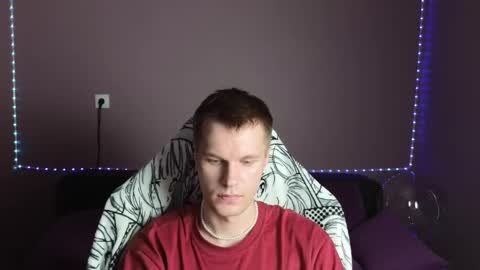 Snapshot of leonnextdoor chatting on December 30, 2024, 9:05 am Leon online show from December 30, 2024, 9:05 am