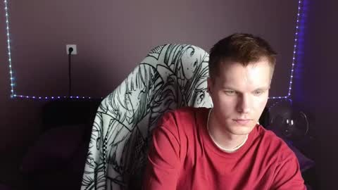 Snapshot of leonnextdoor chatting on December 30, 2024, 12:09 pm Leon online show from December 30, 2024, 12:09 pm