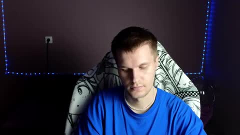 Snapshot of leonnextdoor chatting on January 3, 2025, 11:35 am Leon online show from January 3, 2025, 11:35 am