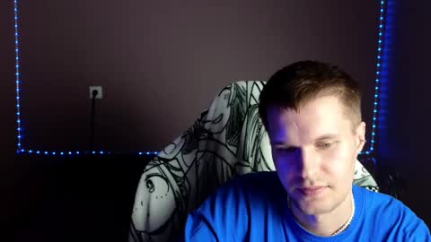 Snapshot of leonnextdoor chatting on January 3, 2025, 2:40 pm Leon online show from January 3, 2025, 2:40 pm