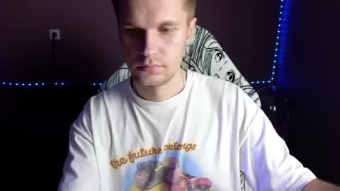 Snapshot of leonnextdoor chatting on January 4, 2025, 3:49 pm Leon online show from January 4, 2025, 3:49 pm