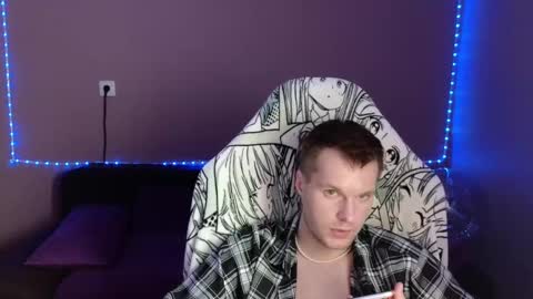 Snapshot of leonnextdoor chatting on January 4, 2025, 6:51 pm Leon online show from January 4, 2025, 6:51 pm