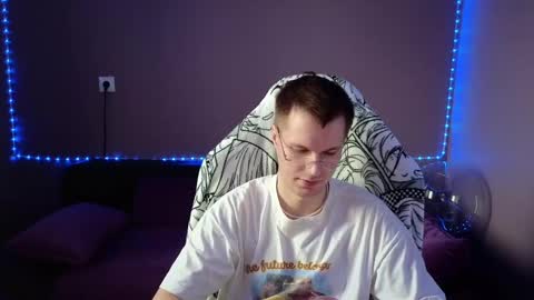 Snapshot of leonnextdoor chatting on January 9, 2025, 6:38 am Leon online show from January 9, 2025, 6:38 am