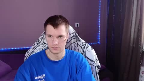 Snapshot of leonnextdoor chatting on January 11, 2025, 5:31 am Leon online show from January 11, 2025, 5:31 am