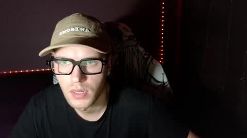 Snapshot of leonnextdoor chatting on January 12, 2025, 12:12 pm Leon online show from January 12, 2025, 12:12 pm