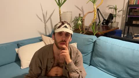 Snapshot of leonvampire chatting on February 1, 2025, 12:18 am Leon online show from February 1, 2025, 12:18 am