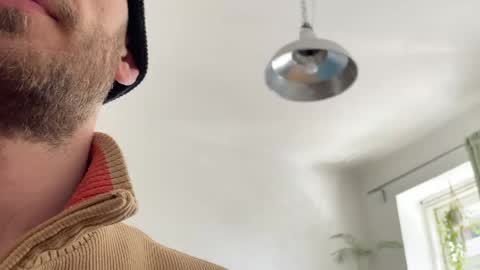 Leon online show from April 22, 2026, 9:22 am