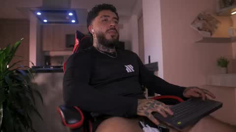 Leo Salvatore online show from October 24, 2025, 11:45 pm