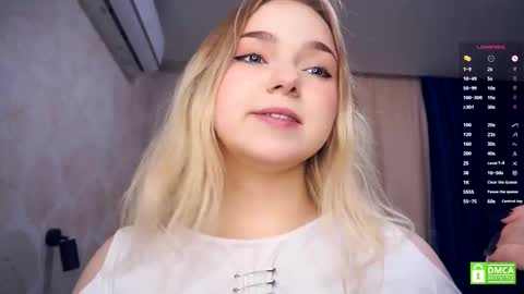 Hello everyone Im Lora Its my first day Were going to have fun together online show from November 22, 2025, 5:06 am