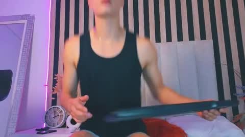leotease online show from April 25, 2026, 7:11 pm