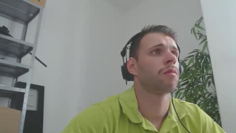 leozinhohd online show from September 30, 2025, 4:45 pm