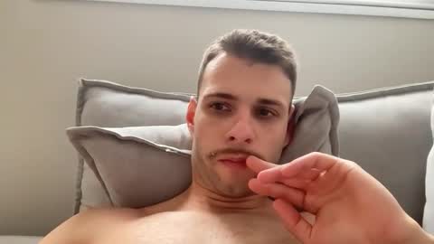 leozinhohd online show from October 12, 2025, 5:56 pm