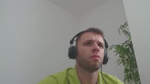 leozinhohd online show from November 11, 2025, 7:03 pm