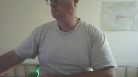 homquisgode online show from November 17, 2025, 12:00 pm