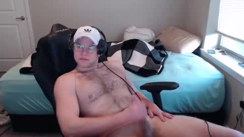 leroy_lew online show from January 1, 2025, 11:07 pm