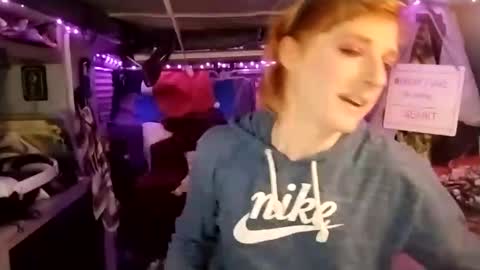 LesleyGumGrass- The Boring Trans girl online show from February 19, 2025, 3:50 am