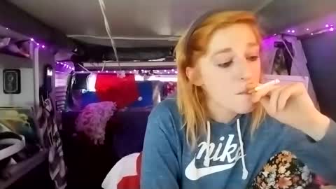 LesleyGumGrass- The Boring Trans girl online show from February 19, 2025, 5:49 pm