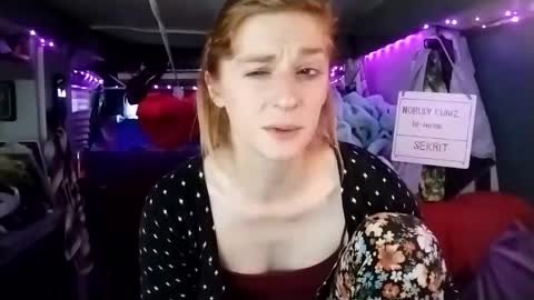 LesleyGumGrass- The Boring Trans girl online show from February 20, 2025, 6:24 pm