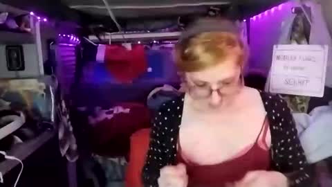 LesleyGumGrass- The Boring Trans girl online show from February 22, 2025, 12:05 am