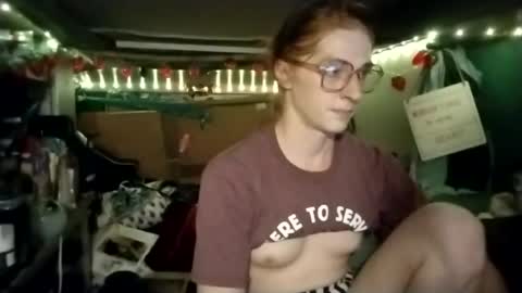 Snapshot of lesleygumgrass chatting on July 1, 2026, 4:36 am LesleyGumGrass- The Boring Trans girl online show from July 1, 2026, 4:36 am