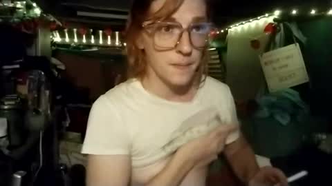 Snapshot of lesleygumgrass chatting on July 7, 2026, 6:47 am LesleyGumGrass- The Boring Trans girl online show from July 7, 2026, 6:47 am