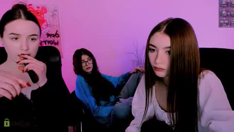 leslie_bird online show from February 3, 2026, 2:33 pm