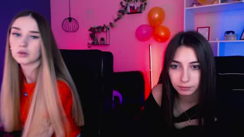 leslie_bird online show from April 2, 2026, 8:23 am