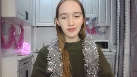 Snapshot of leslie_my_lovee chatting on December 21, 2024, 8:10 pm LESLIE online show from December 21, 2024, 8:10 pm