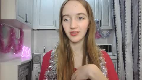 Snapshot of leslie_my_lovee chatting on December 22, 2024, 10:58 pm LESLIE online show from December 22, 2024, 10:58 pm