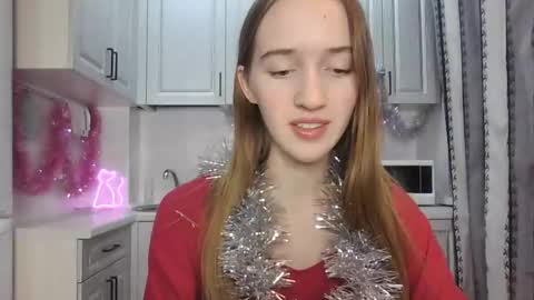 Snapshot of leslie_my_lovee chatting on December 24, 2024, 3:16 pm LESLIE online show from December 24, 2024, 3:16 pm