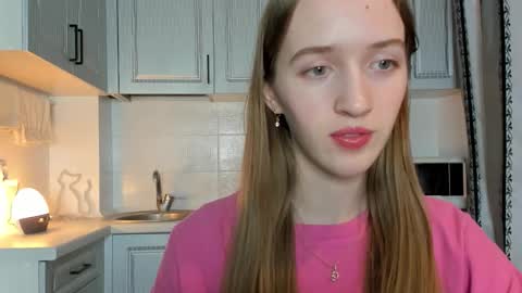 Snapshot of leslie_my_lovee chatting on October 29, 2025, 8:32 pm LESLIE online show from October 29, 2025, 8:32 pm