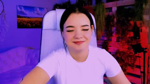 LeslieRowe online show from October 20, 2025, 8:42 pm