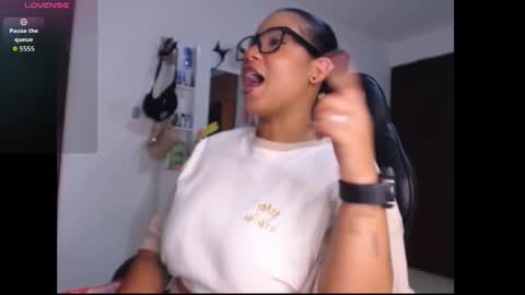 lesly online show from October 18, 2025, 9:15 pm