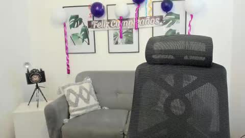 Lesly  online show from February 11, 2025, 8:20 pm