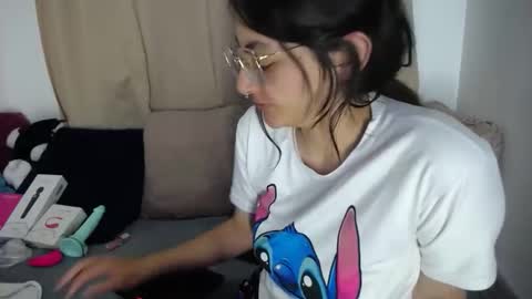 lessliee online show from April 14, 2026, 7:58 am