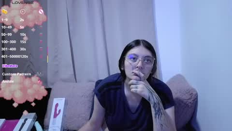 Snapshot of lessliee chatting on June 5, 2026, 7:58 am lessliee online show from June 5, 2026, 7:58 am