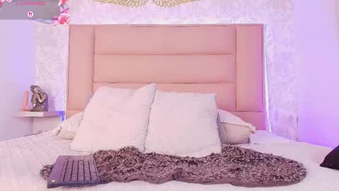 Snapshot of leti_white chatting on February 19, 2026, 10:50 pm Leti White online show from February 19, 2026, 10:50 pm