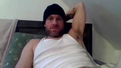 letmehitthat1986 online show from November 19, 2025, 8:09 pm