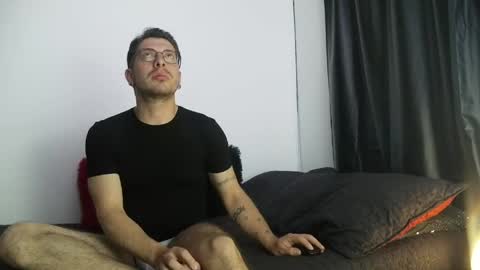 Torres online show from April 19, 2026, 4:34 am