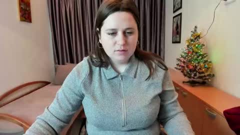 Naomi online show from December 15, 2025, 6:50 am