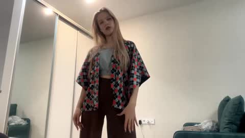 Kate online show from April 21, 2026, 1:17 pm