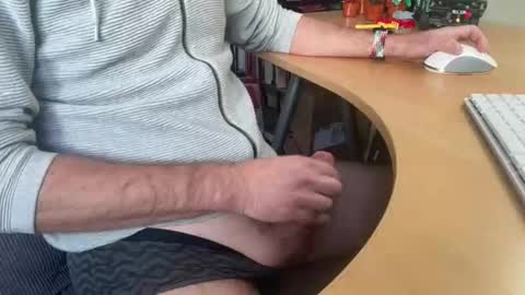 Snapshot of leukurrt chatting on November 17, 2025, 10:21 am leukurrt online show from November 17, 2025, 10:21 am