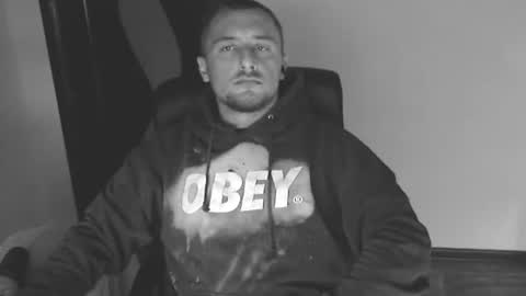 lev1ngston online show from October 16, 2025, 12:28 pm