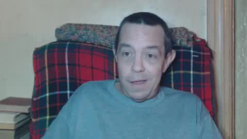 Snapshot of levon48 chatting on December 25, 2024, 1:20 am levon48 online show from December 25, 2024, 1:20 am