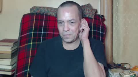 Snapshot of levon48 chatting on February 7, 2025, 1:15 am levon48 online show from February 7, 2025, 1:15 am