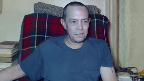 Snapshot of levon48 chatting on February 10, 2025, 2:41 am levon48 online show from February 10, 2025, 2:41 am