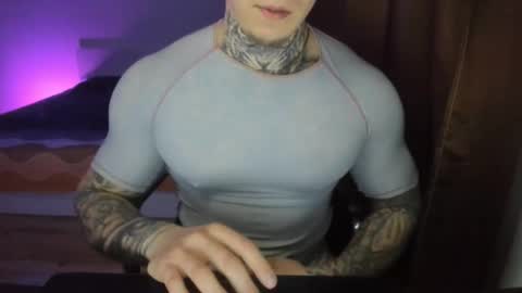 Snapshot of lewis_muscleee chatting on April 5, 2026, 4:59 pm blablablack online show from April 5, 2026, 4:59 pm