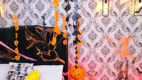 LexaDeRuso online show from October 27, 2025, 3:10 am